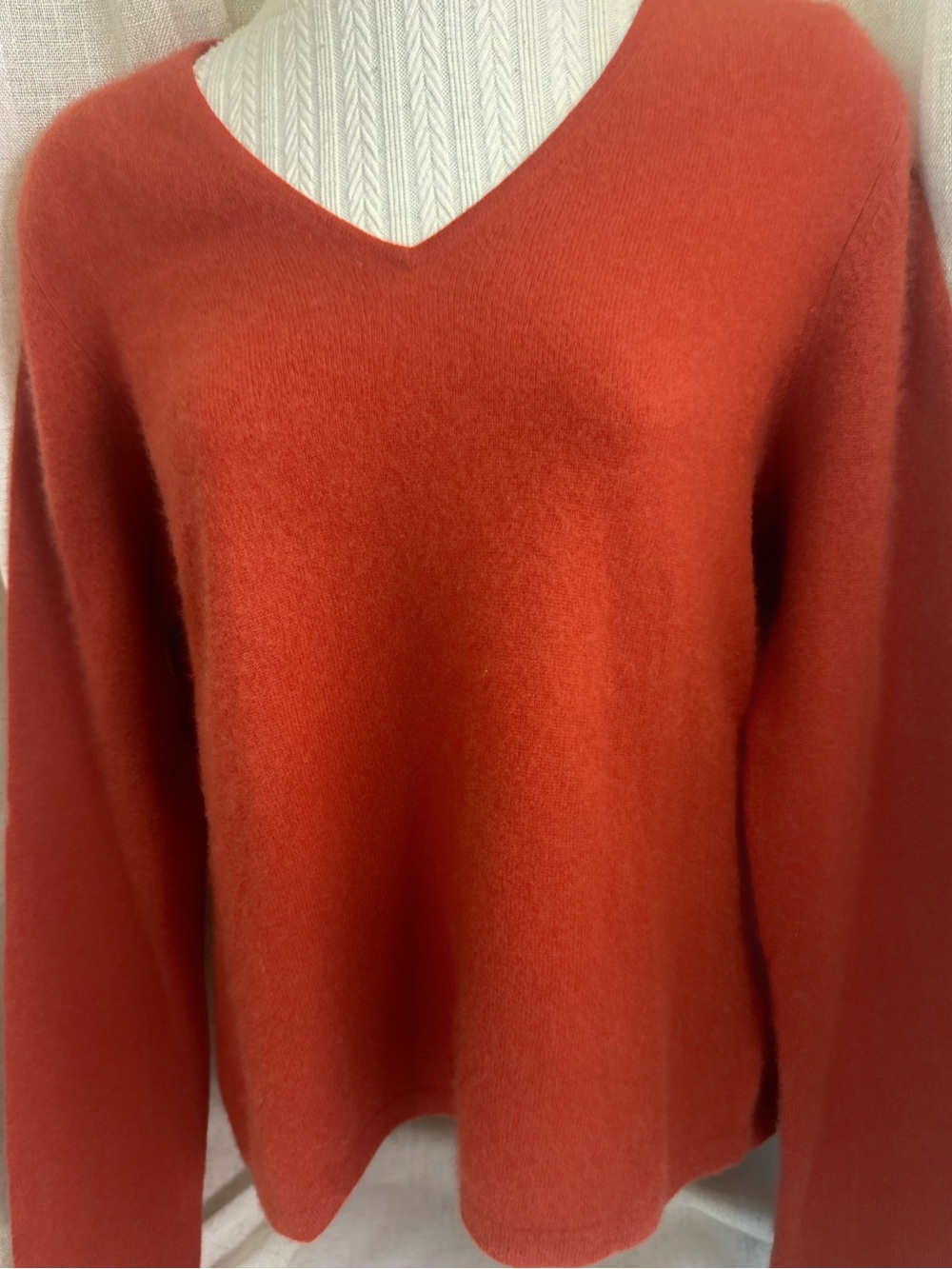 🧡 Brooks Brothers 346 Rust Spice 100% Cashmere V-Neck Sweater • Large